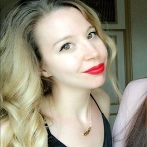 Meet your Posher, Olivia